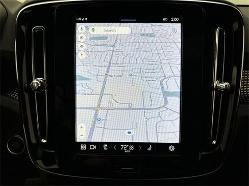 Certified 2025 Volvo XC40 B5 Plus image 18