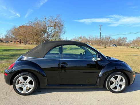 Used 2007 Volkswagen Beetle Convertible w/ Package 2 image 41