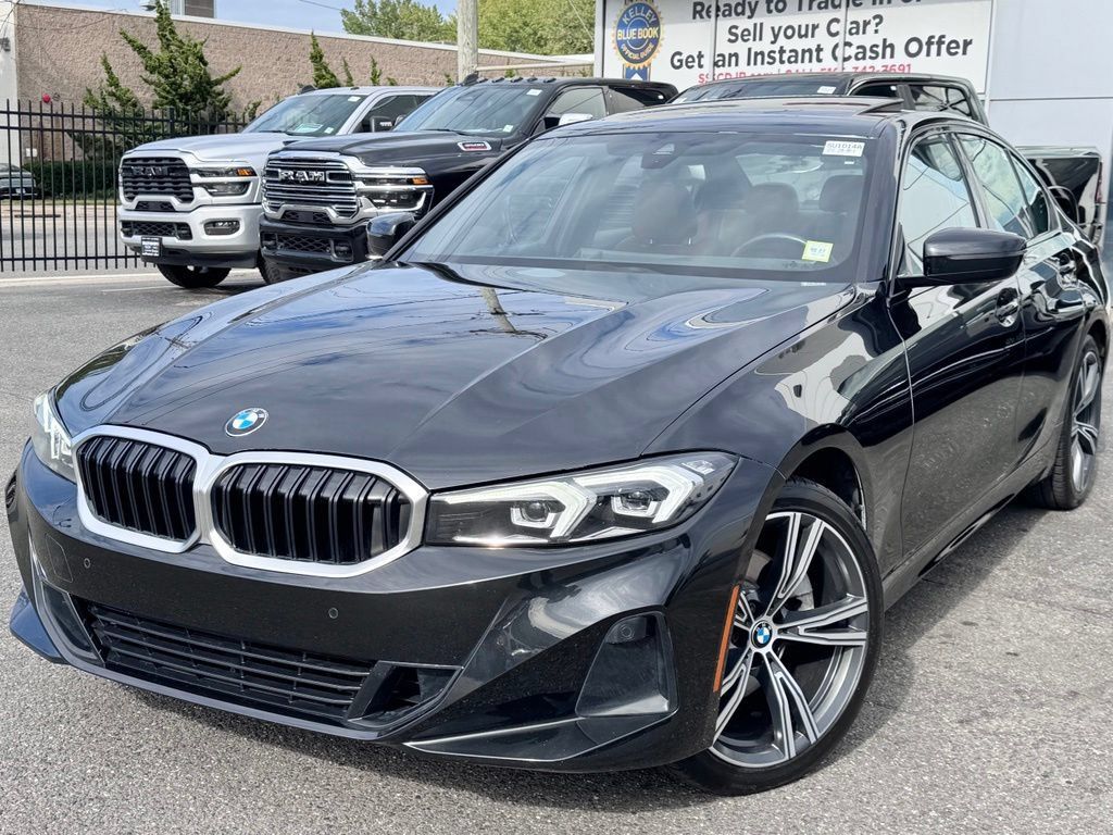 Used 2023 BMW 330i xDrive Sedan w/ Premium Package AWD/4WD image 4