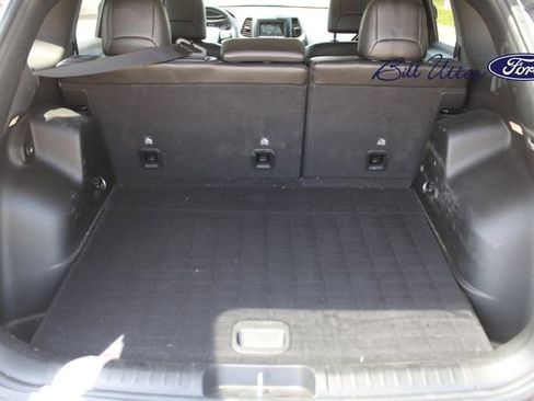 Used 2021 Jeep Cherokee Latitude Plus FWD image 9