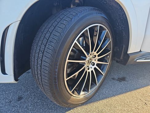 Used 2020 Mercedes-Benz GLE 450 4MATIC image 32