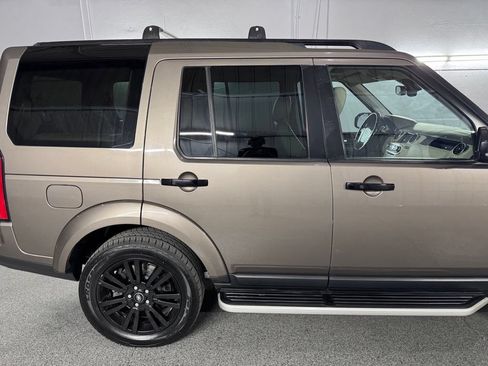 Used 2016 Land Rover LR4 HSE AWD/4WD image 9