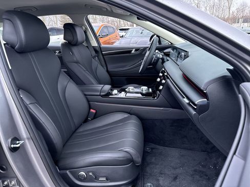 Used 2025 Genesis G80 2.5T image 26