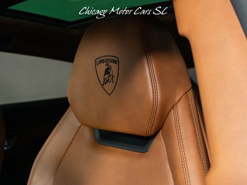 Used 2021 Lamborghini Urus AWD/4WD image 43