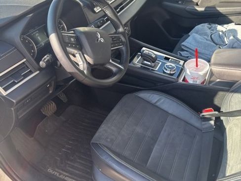 Used 2022 Mitsubishi Outlander SEL Black Edition image 5