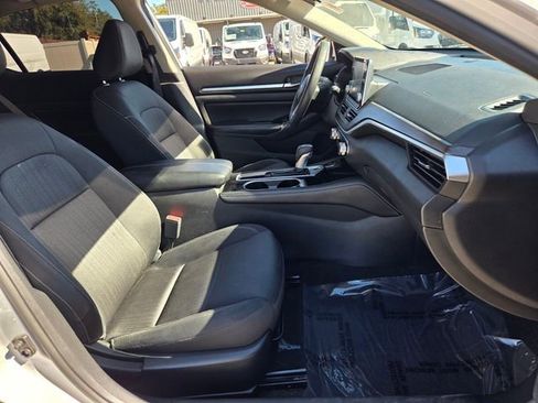 Used 2023 Nissan Altima 2.5 SV image 19