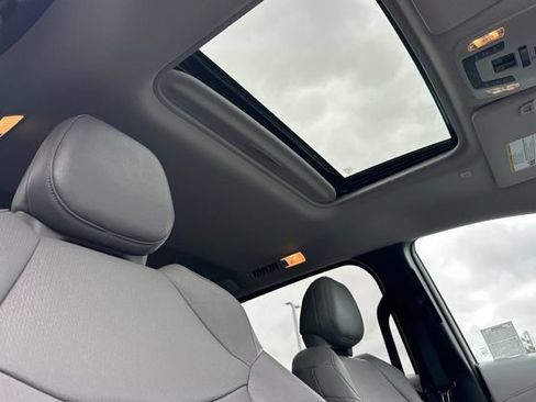 Certified 2026 Toyota Sienna XLE FWD image 23
