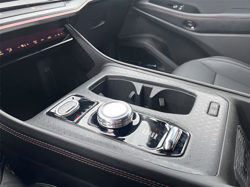 Used 2025 Jeep Wagoneer S Limited image 17