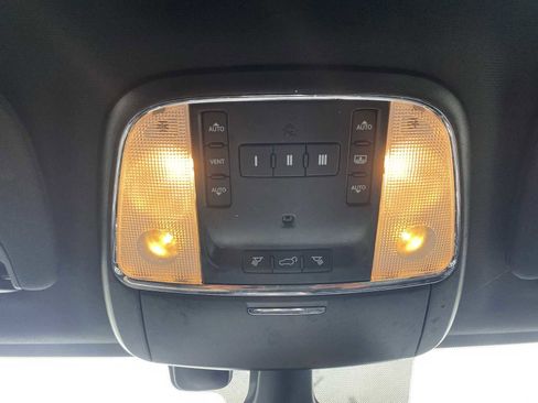 Used 2018 Jeep Grand Cherokee Limited image 24