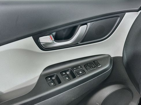 Used 2023 Hyundai Kona SE FWD image 15