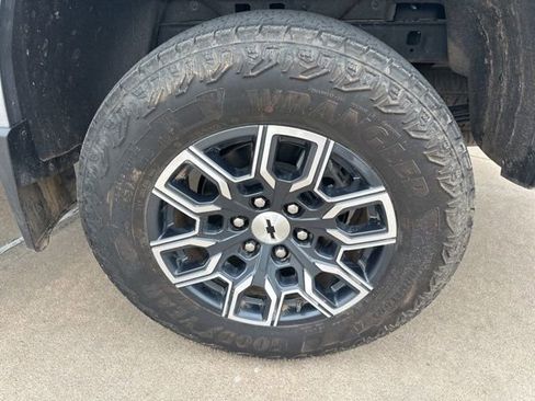 Certified 2025 Chevrolet Colorado Z71 w/ Technology Package image 11