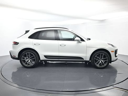 Certified 2025 Porsche Macan AWD/4WD image 16