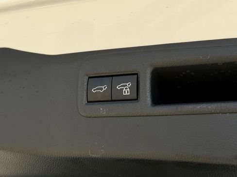 Certified 2024 Toyota Venza Nightshade image 27