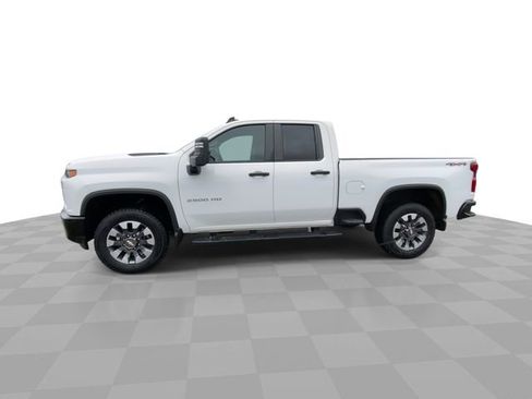 Used 2021 Chevrolet Silverado 2500 Custom w/ Custom Value Package image 7