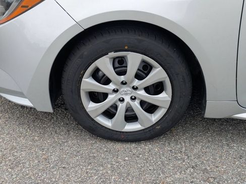 Used 2024 Toyota Corolla LE FWD image 11
