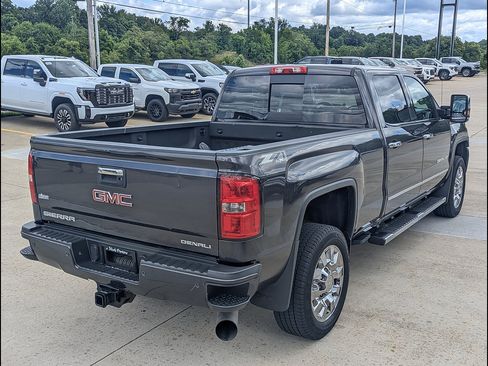Used 2015 GMC Sierra 2500 Denali w/ Duramax Plus Package AWD/4WD image 7