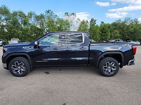 New 2026 GMC Sierra 1500 SLE image 5