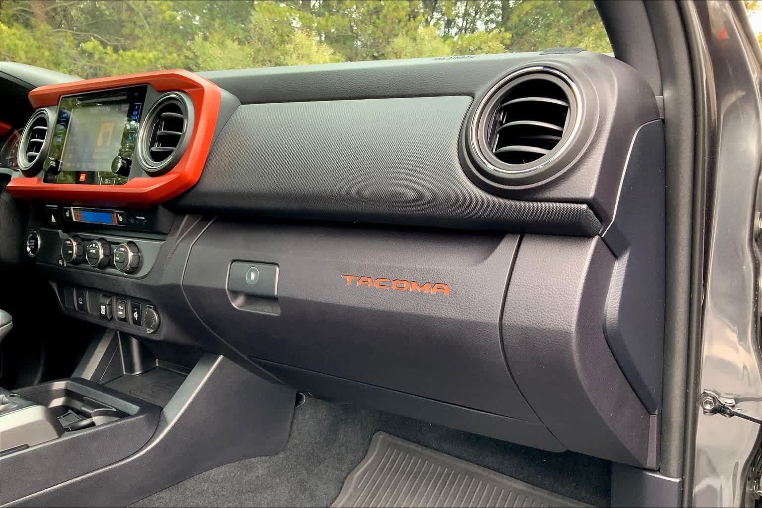 Used 2019 Toyota Tacoma TRD Sport w/ TRD Premium Sport Package RWD image 19