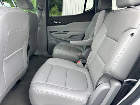 Used 2023 GMC Acadia SLT FWD image 21