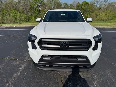 New 2026 Toyota Tacoma SR5 AWD/4WD image 8