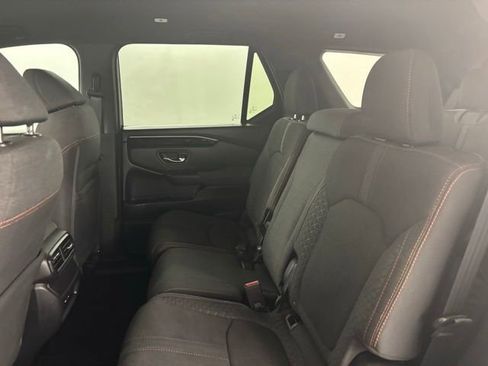 Used 2025 Honda Pilot Sport image 12