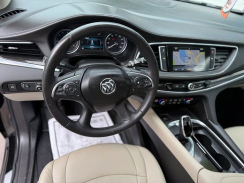 Used 2019 Buick Enclave Essence AWD/4WD image 19