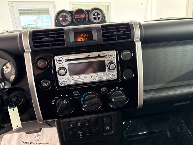 Used 2012 Toyota FJ Cruiser 4WD w/ Upgrade Pkg image 21