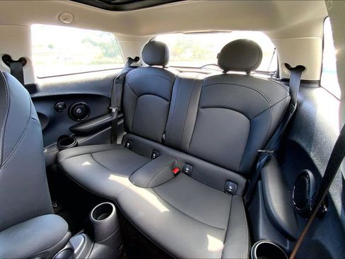 Certified 2024 MINI Cooper SE image 27