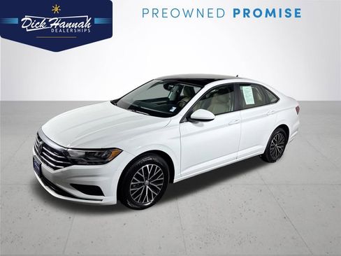 Used 2020 Volkswagen Jetta SE w/ SE Cold Weather Package FWD image 1