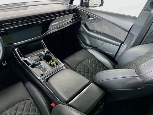 Used 2021 Audi SQ7 Premium Plus w/ Executive Package image 11