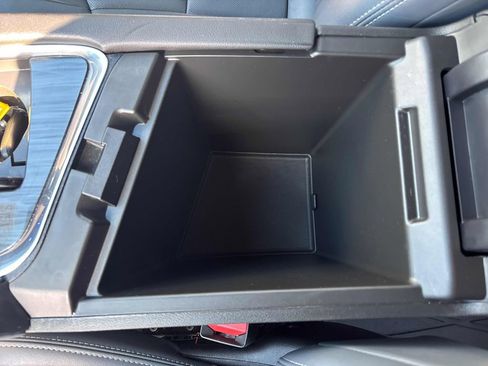 Used 2023 Buick Enclave Essence w/ Experience Buick Package image 31