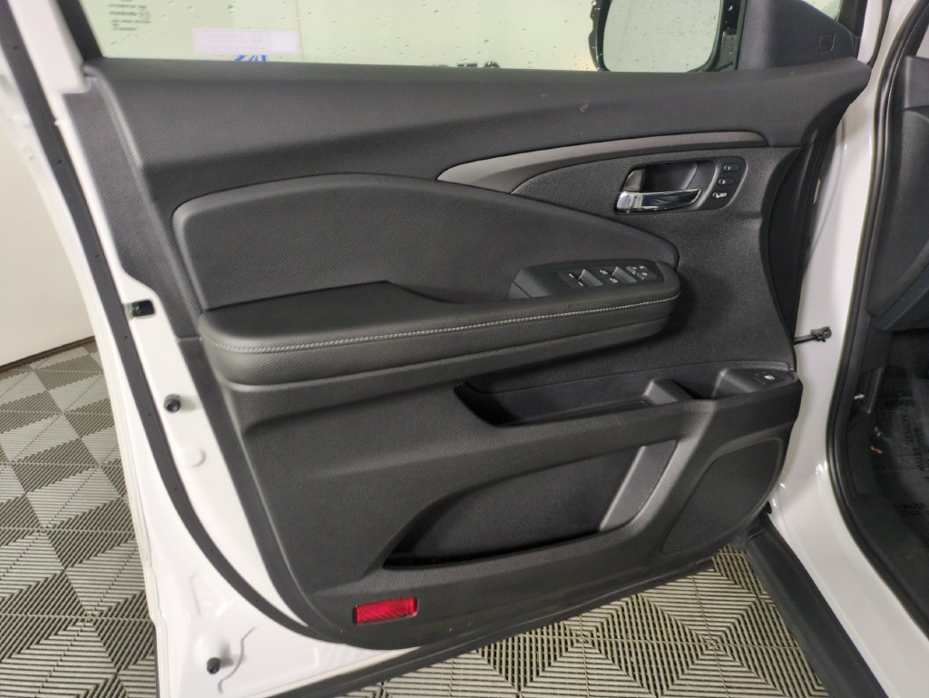 Certified 2023 Honda Ridgeline RTL image 15