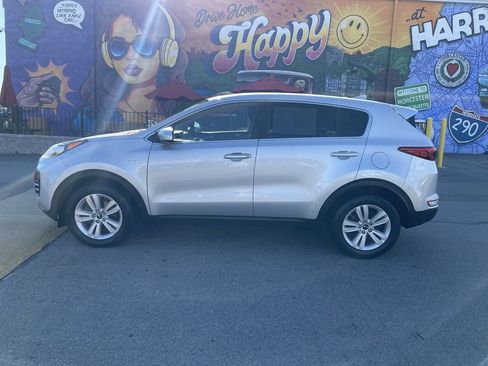 Used 2017 Kia Sportage LX AWD/4WD image 2
