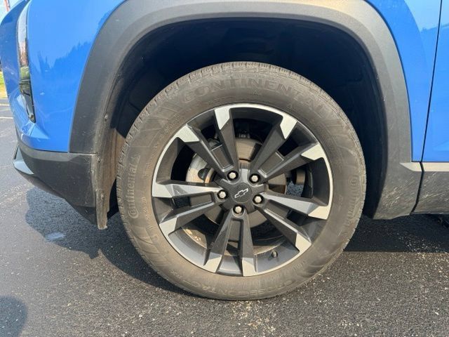 Used 2025 Chevrolet Equinox RS w/ Safety and Technology Package FWD image 11