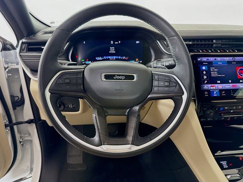 Used 2023 Jeep Grand Cherokee L Limited w/ Luxury Tech Group II image 12