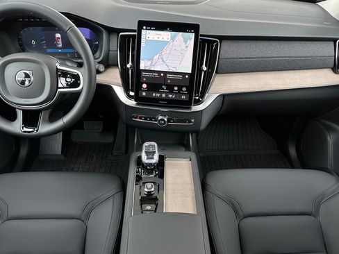 New 2025 Volvo XC90 T8 Plus w/ Protection Package Premier image 12