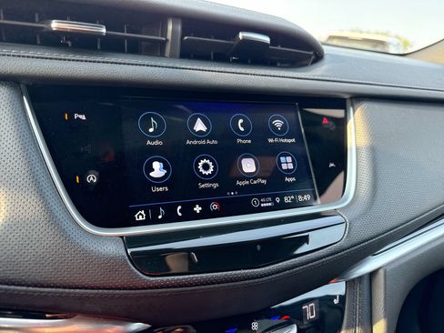 Used 2025 Cadillac XT6 Luxury FWD image 12