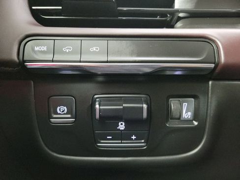 Certified 2023 Cadillac Escalade Sport Platinum w/ LPO, ONYX Package image 32