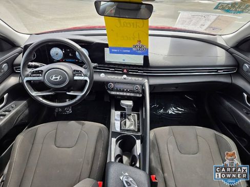 Used 2025 Hyundai Elantra SEL image 40