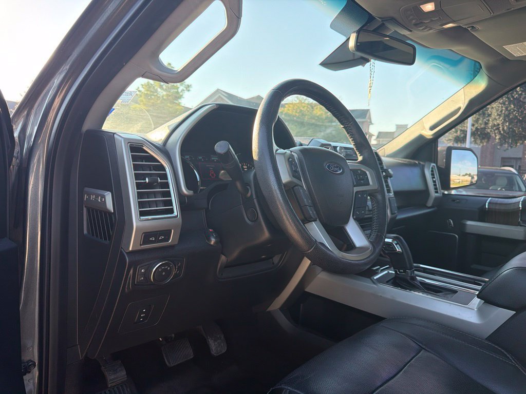 Used 2016 Ford F150 Lariat w/ Equipment Group 502A Luxury AWD/4WD image 3