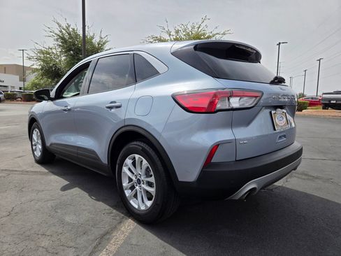 Certified 2022 Ford Escape SE FWD image 4