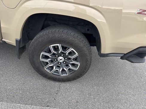 Used 2023 Chevrolet Colorado Z71 w/ Z71 Convenience Package 2 image 28