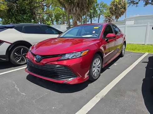 Used 2020 Toyota Camry LE FWD image 5