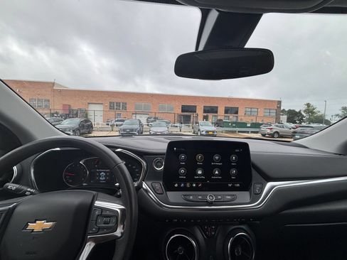 Used 2025 Chevrolet Blazer LT FWD image 31