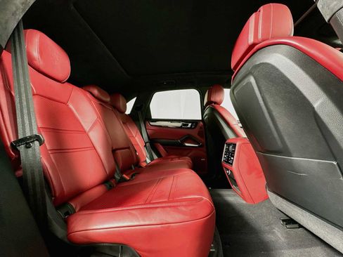 Certified 2021 Porsche Cayenne Turbo AWD/4WD image 28