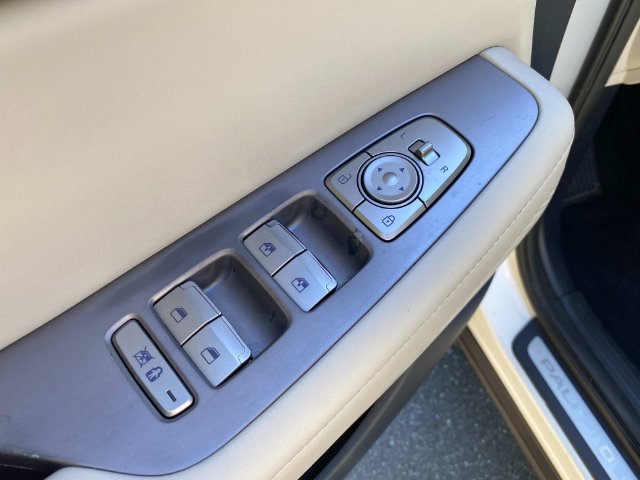 Used 2024 Hyundai Palisade Limited AWD/4WD image 12