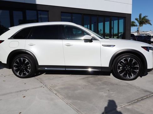 Used 2024 MAZDA CX-90 Plug-In Hybrid w/ Premium Pkg image 2