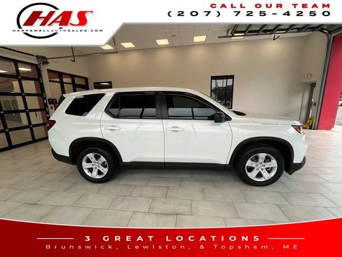 Used 2023 Honda Pilot LX image 6
