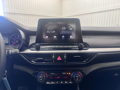 Used 2019 Kia Forte LXS FWD image 18