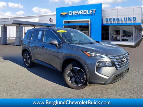 Used 2024 Nissan Rogue SV image 1